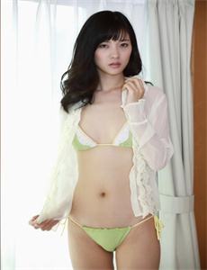 《欧美女性外阴图片》