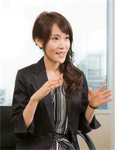 《欧美美女裸体》