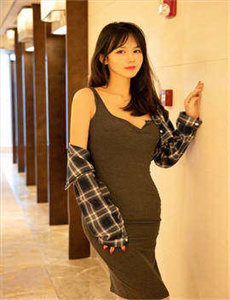 《女王脚奴小说》