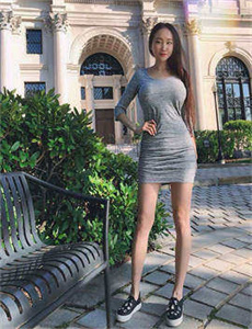 《播放女流氓完整版电影》