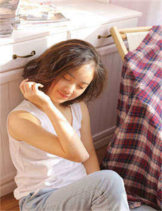 《综合人妻久久一区二区精品》