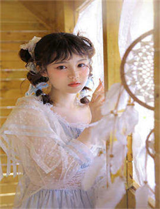 《脱裤美女》